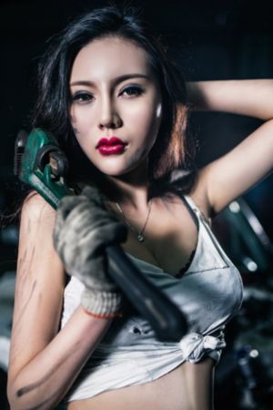 老板的年轻妻子